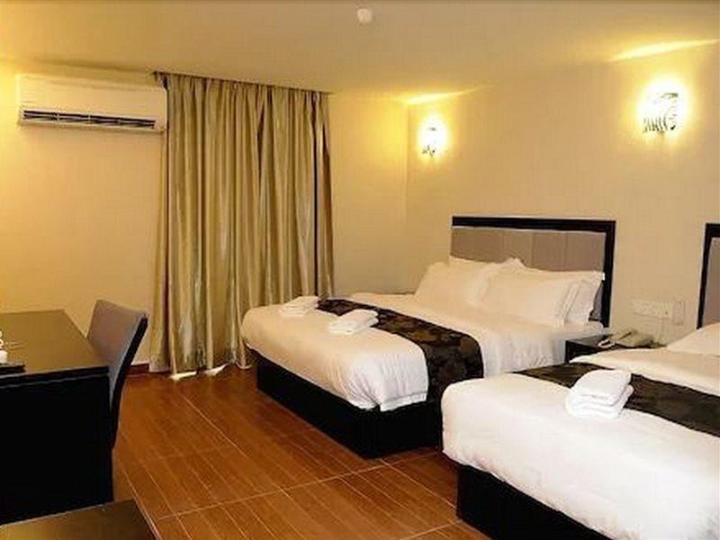 Kk Waterfront Hotel Kota Kinabalu Exterior photo