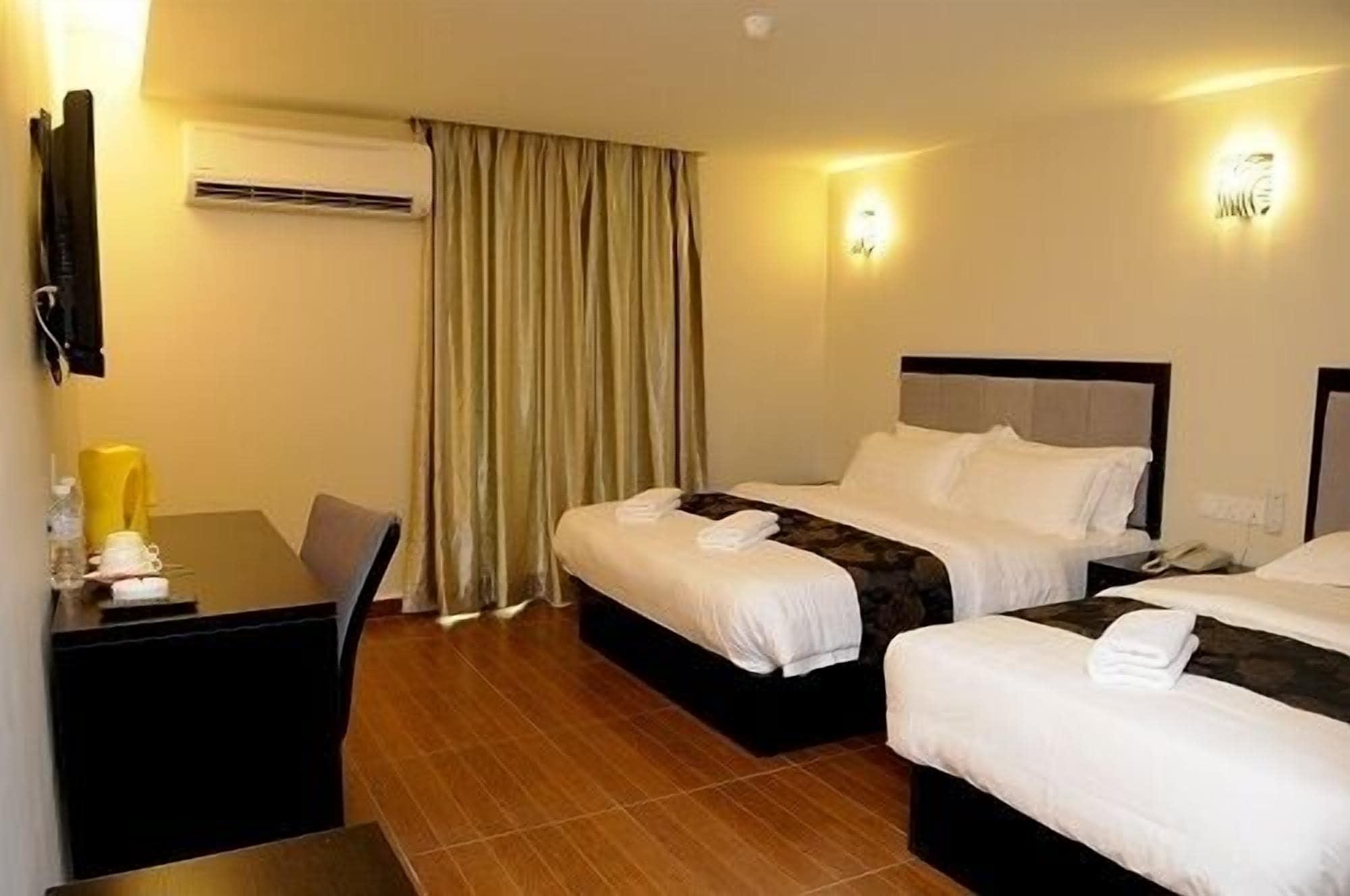 Kk Waterfront Hotel Kota Kinabalu Exterior photo