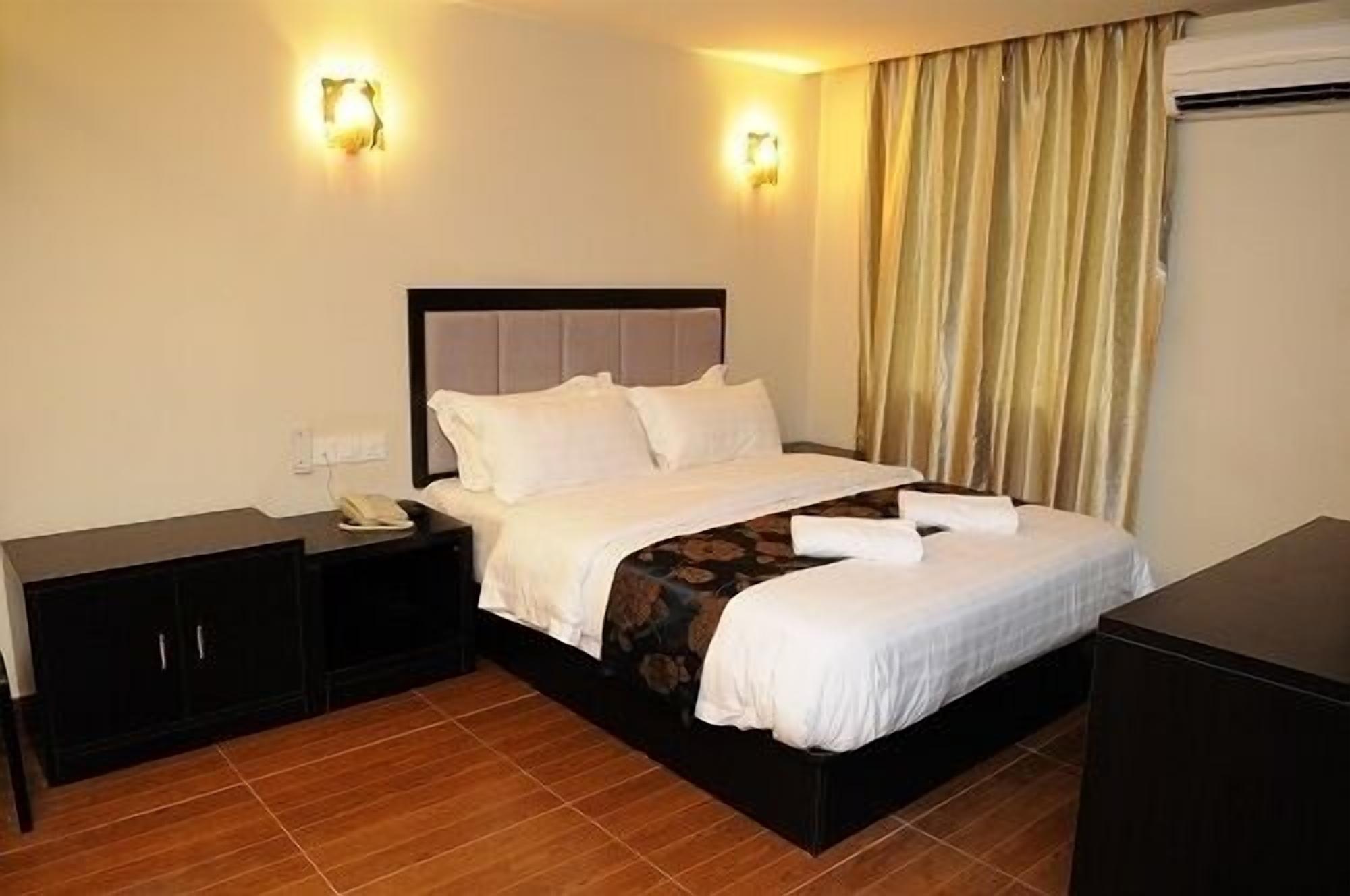 Kk Waterfront Hotel Kota Kinabalu Exterior photo