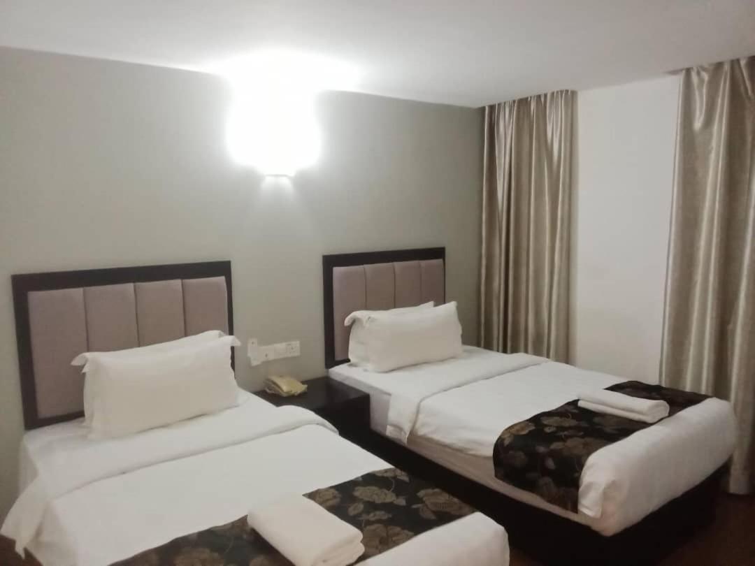 Kk Waterfront Hotel Kota Kinabalu Exterior photo