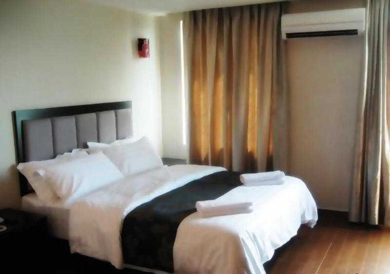 Kk Waterfront Hotel Kota Kinabalu Exterior photo